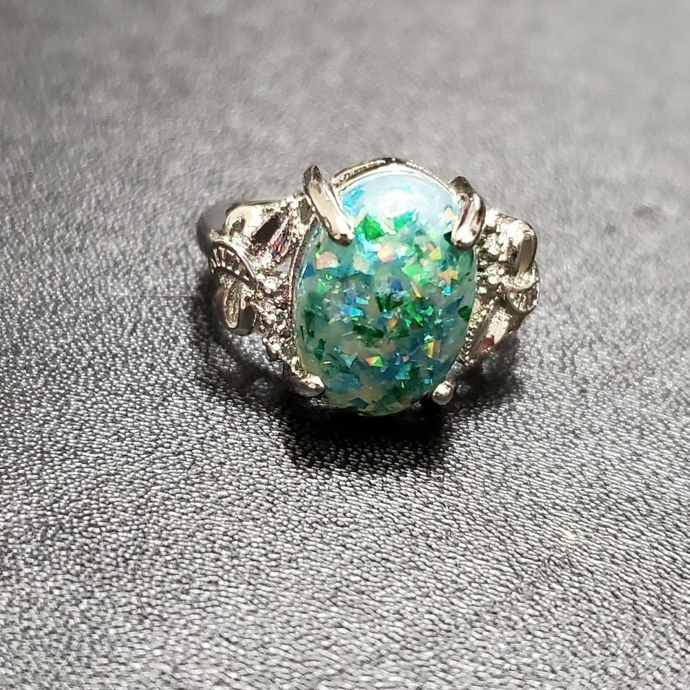 Sterling silver ring with sparkly stone size 6 blue
